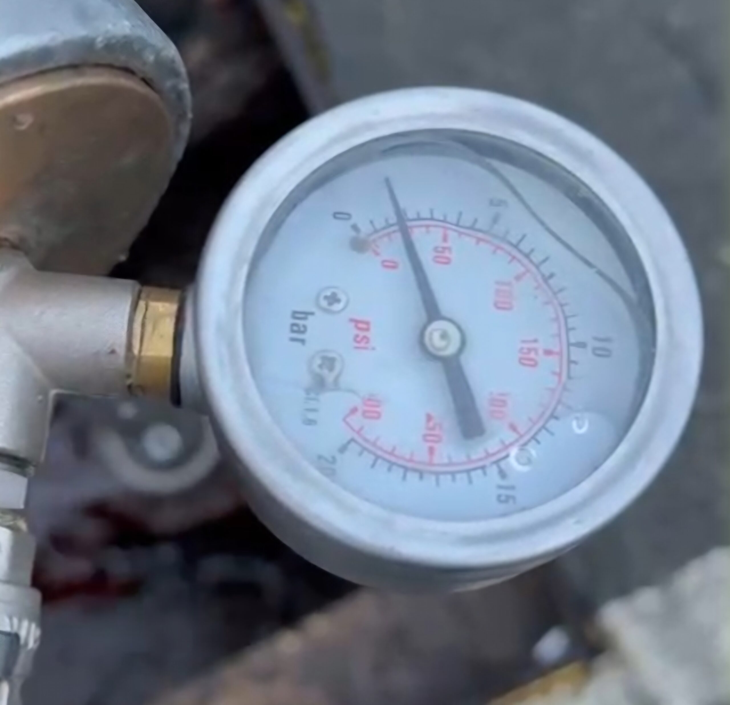 Hydrant Pressure gauge on leaking spindle